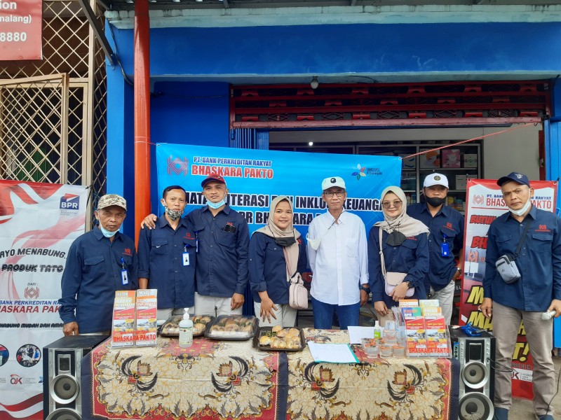 KEGIATAN LITERASI PRODUK DI PEDAGANG PASAR